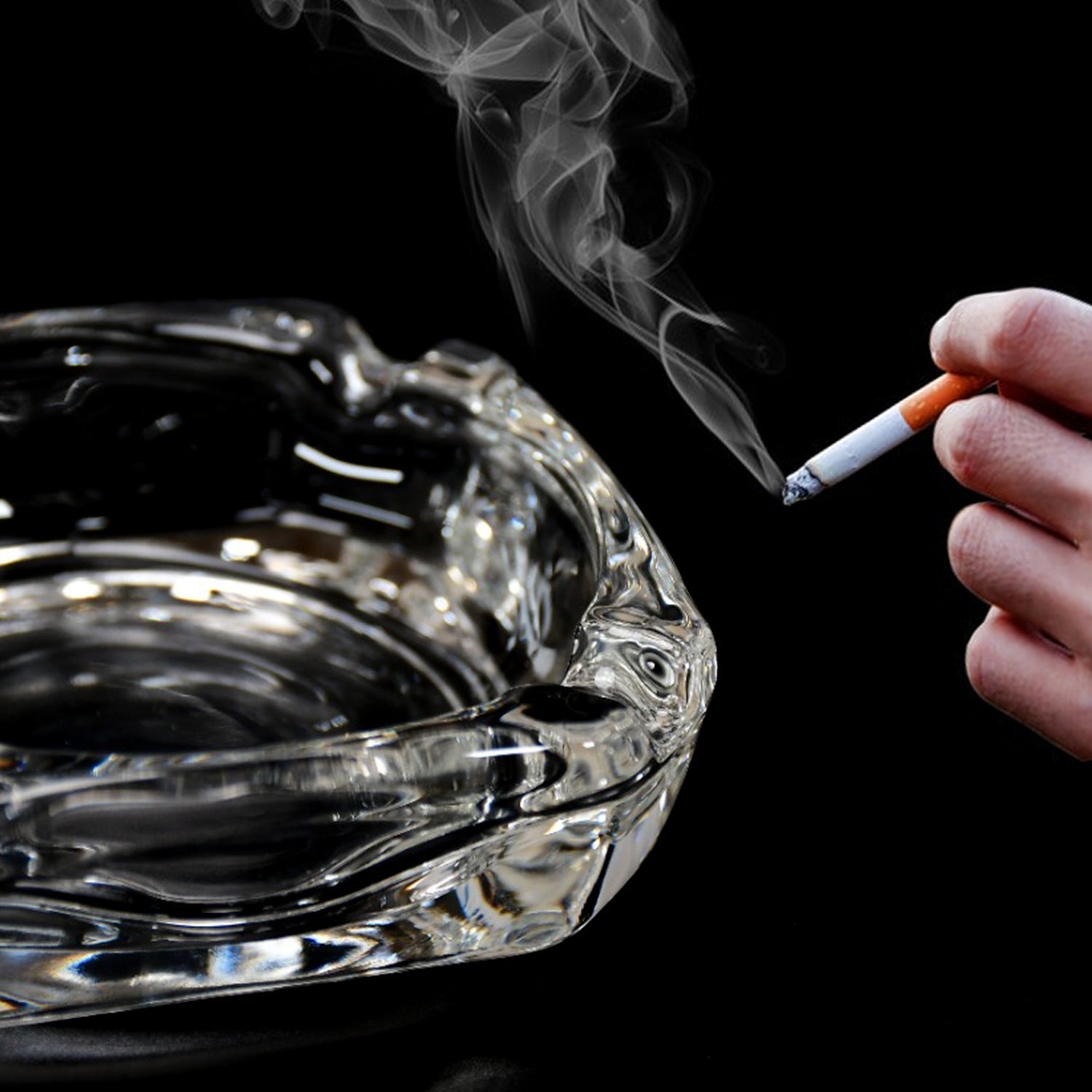 4064 Glass Brunswick Crystal Quality Cigar Cigarette Ashtray Round Tabletop for Home Office Indoor Outdoor Home Decor DeoDap 4064 Glass Brunswick Crystal Quality Cigar Cigarette Ashtray Round Tabletop for Home Office Indoor Outdoor Home Decor DeoDap